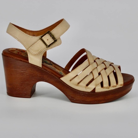 b.o.c. Shoes - B.o.c Gweneth Woodgrain Platform Sandal Women’s Size 11 in Cream NEW